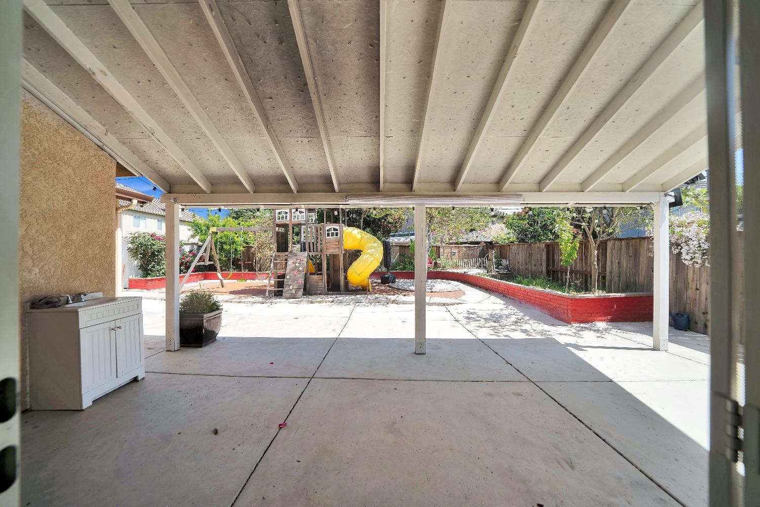 4104 KEEPSAKE Dr, Modesto, CA 95356