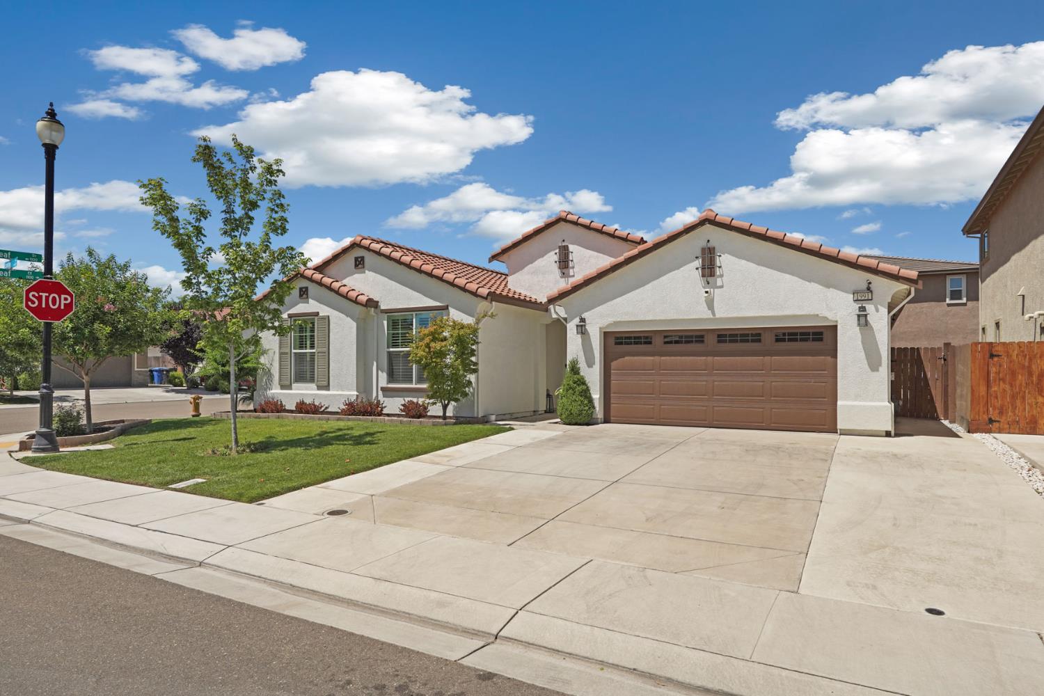 1991 Lovejoy Ave, Manteca, CA 95337
