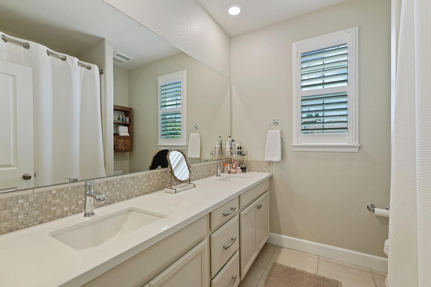1991 Lovejoy Ave, Manteca, CA 95337