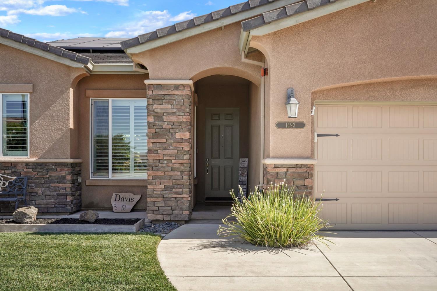 1493 Toy Ct, Manteca, CA 95337