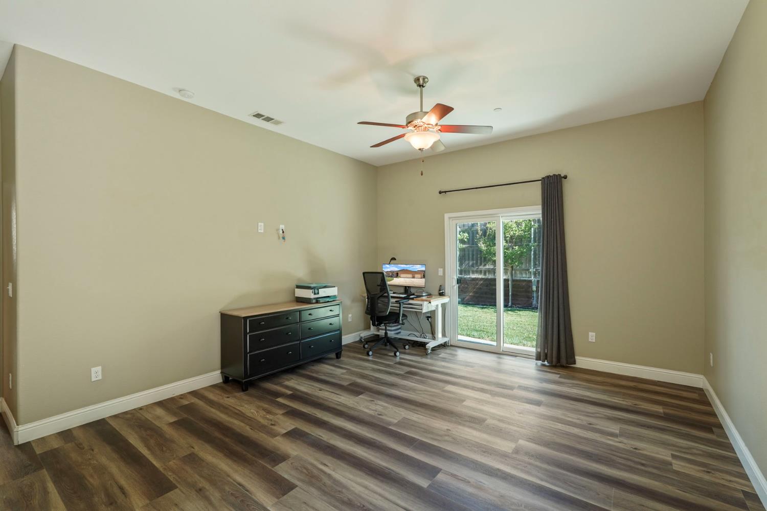 1493 Toy Ct, Manteca, CA 95337