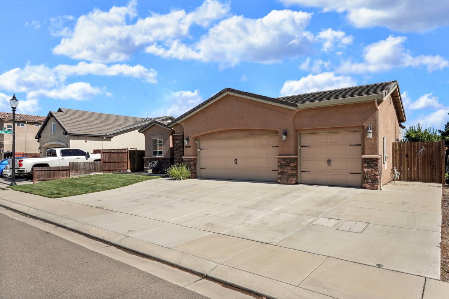 1493 Toy Ct, Manteca, CA 95337