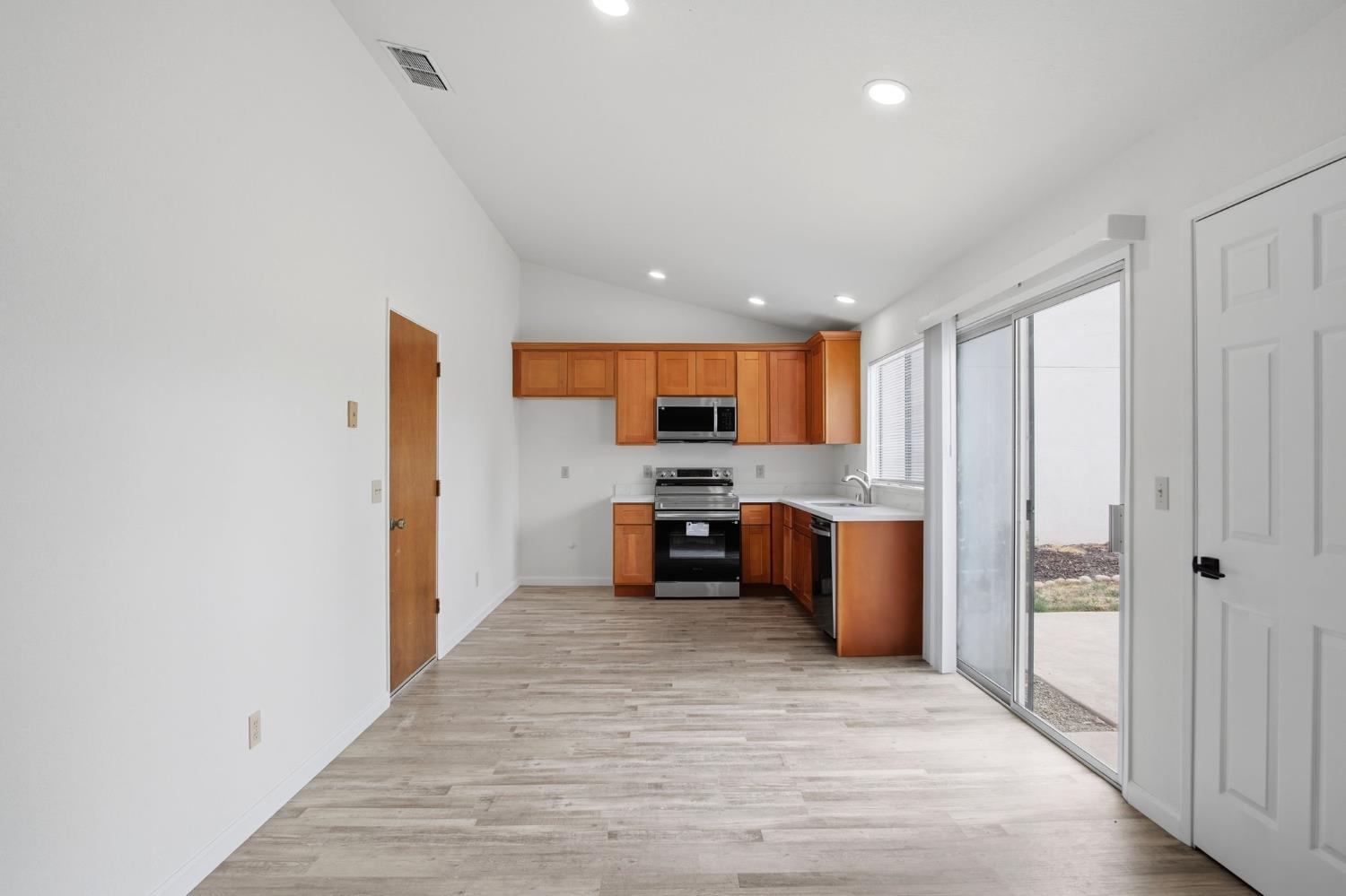 3804 Terneuzen Ave, Modesto, CA 95356