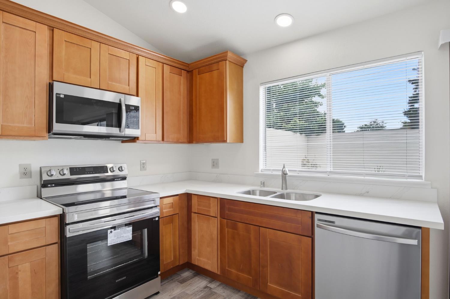 3804 Terneuzen Ave, Modesto, CA 95356