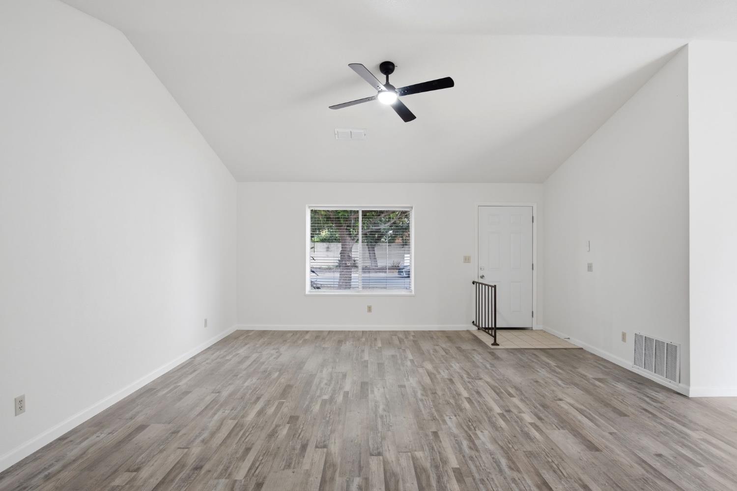 3804 Terneuzen Ave, Modesto, CA 95356