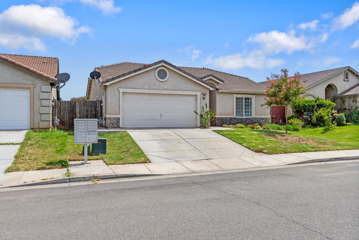 2085 W Solis St, Merced, CA 95348
