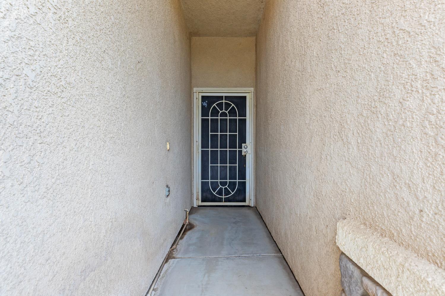 2085 W Solis St, Merced, CA 95348