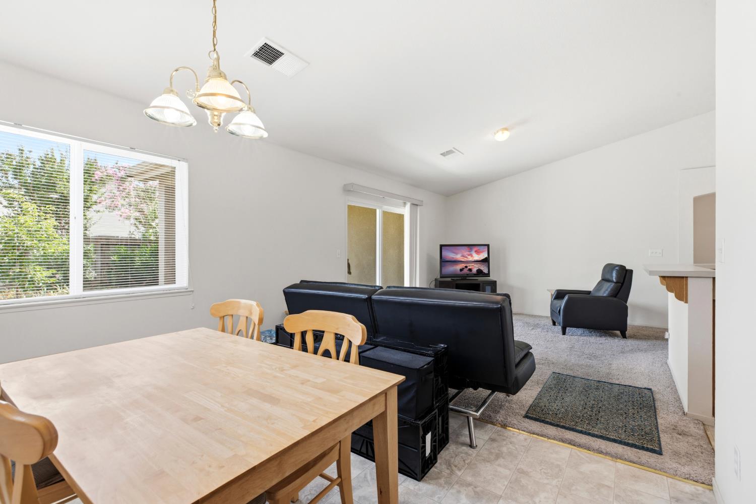 2085 W Solis St, Merced, CA 95348