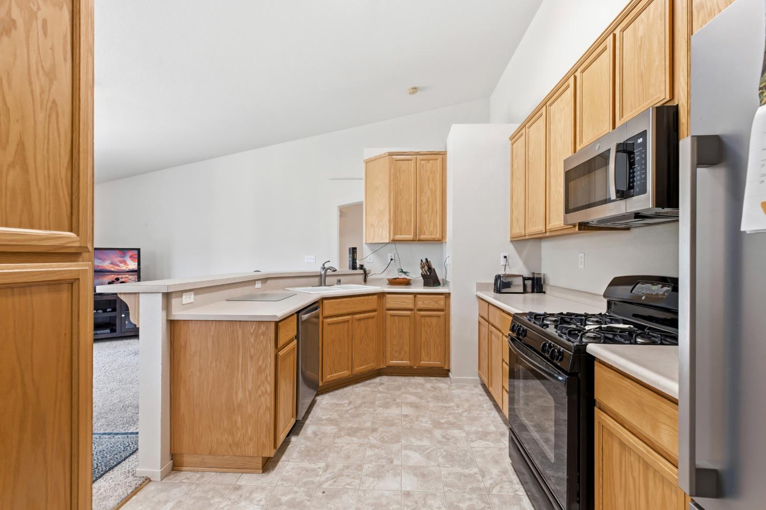 2085 W Solis St, Merced, CA 95348