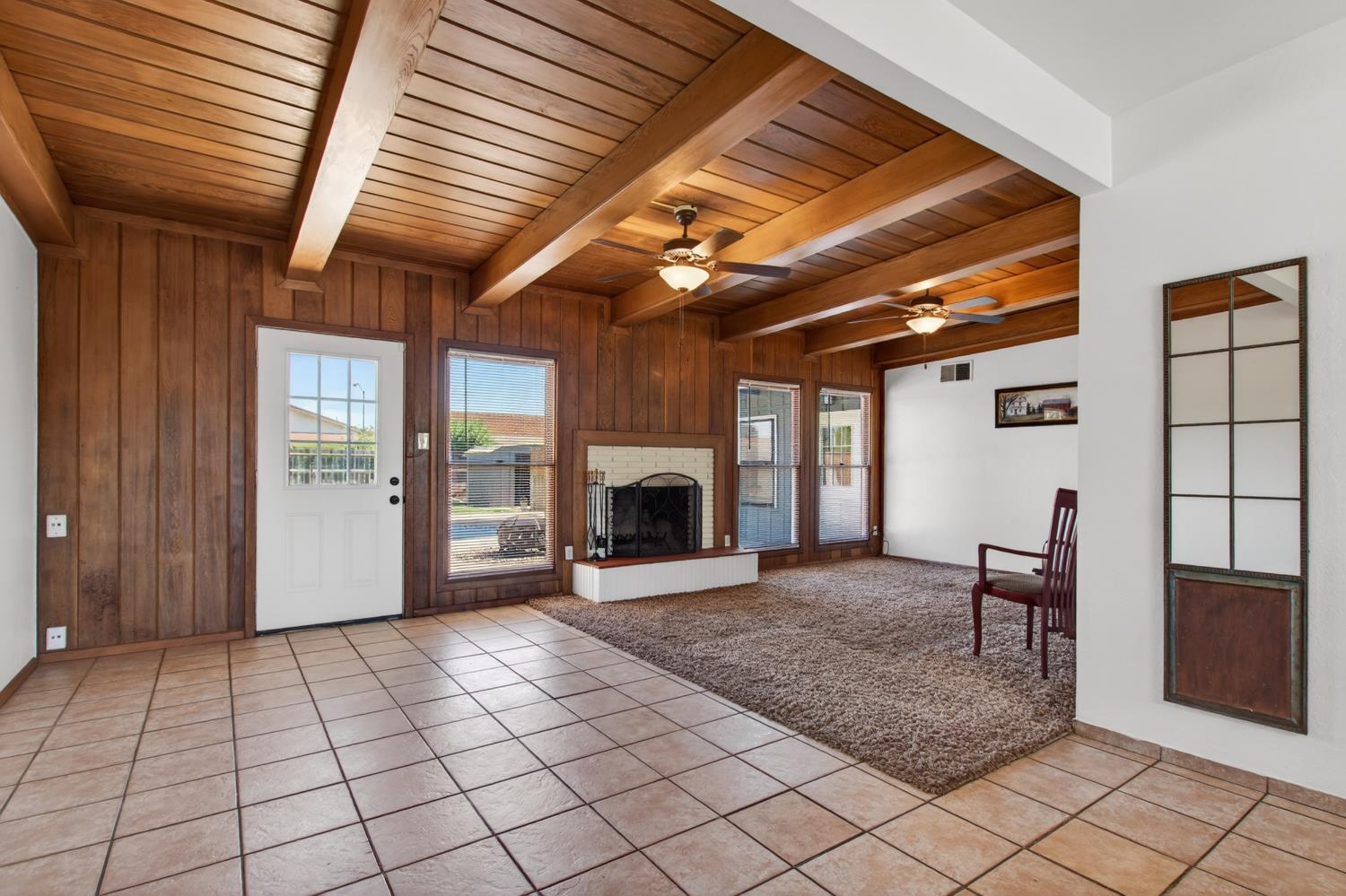 7419 Pine St, Hughson, CA 95326