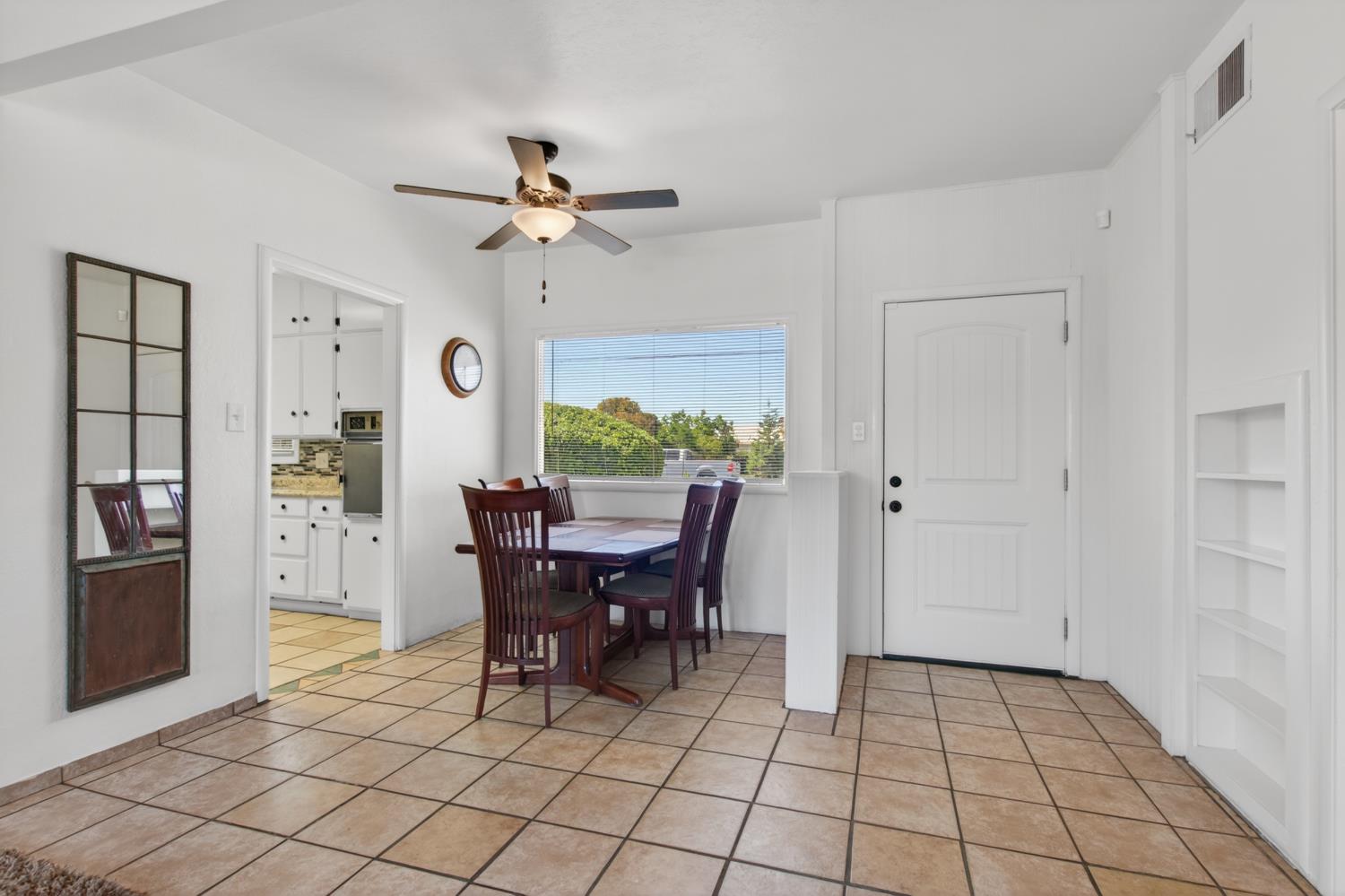7419 Pine St, Hughson, CA 95326