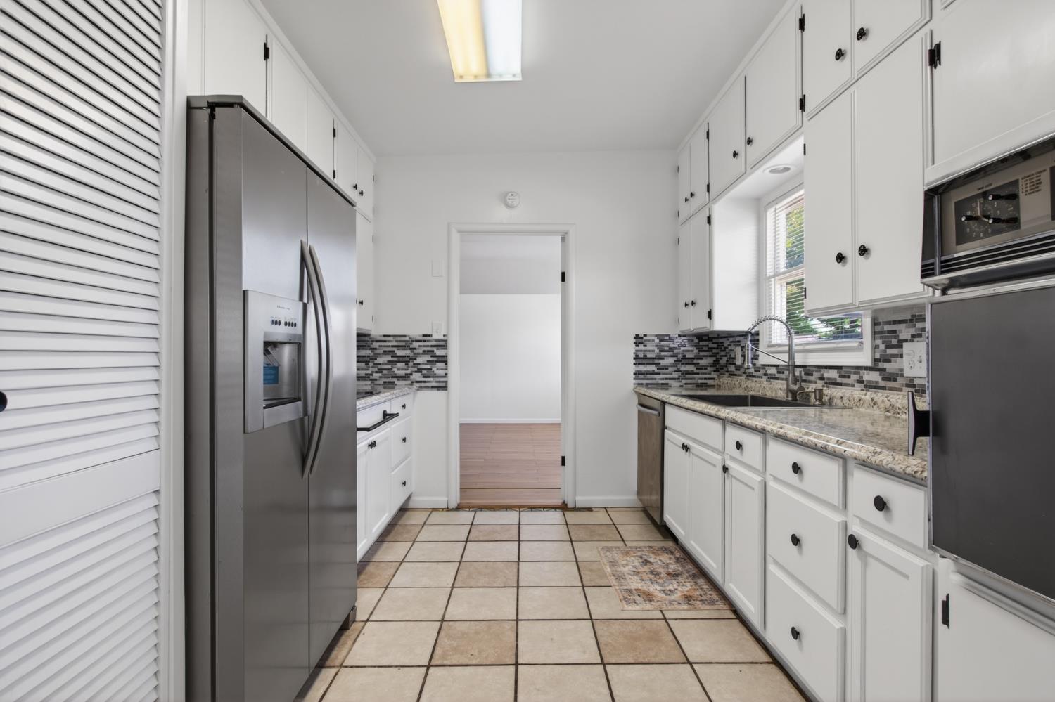 7419 Pine St, Hughson, CA 95326