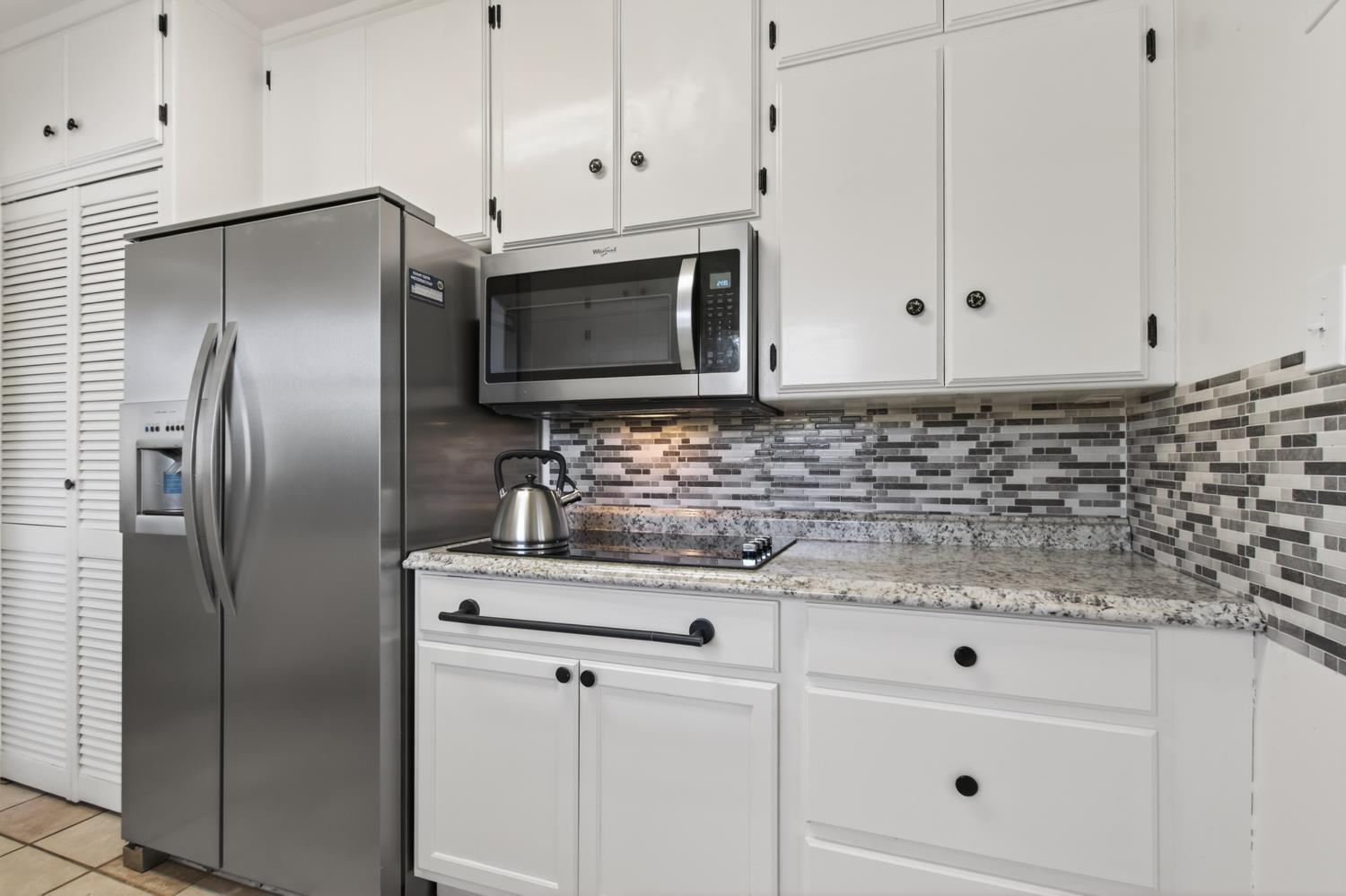 7419 Pine St, Hughson, CA 95326