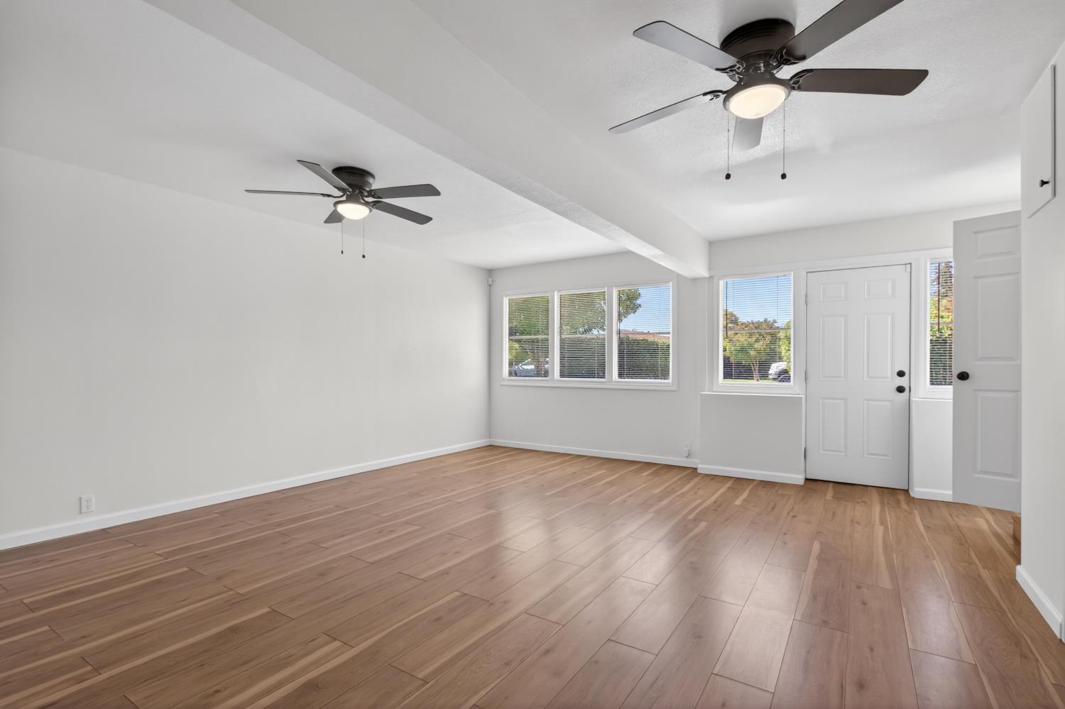 7419 Pine St, Hughson, CA 95326