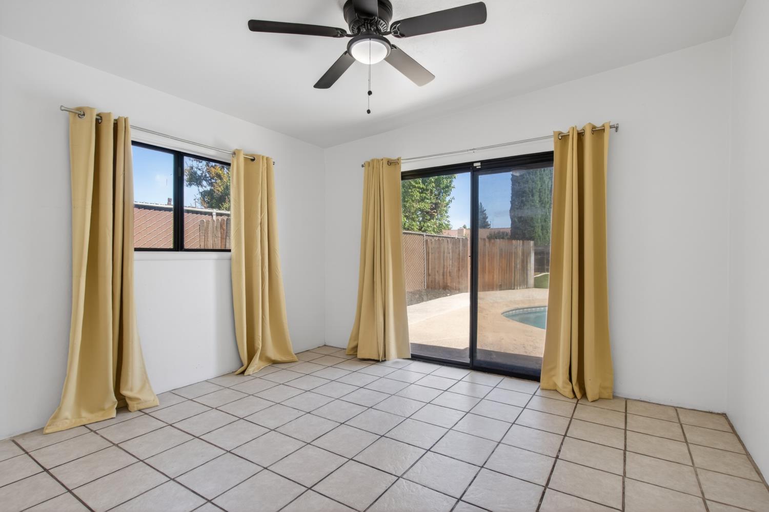 7419 Pine St, Hughson, CA 95326