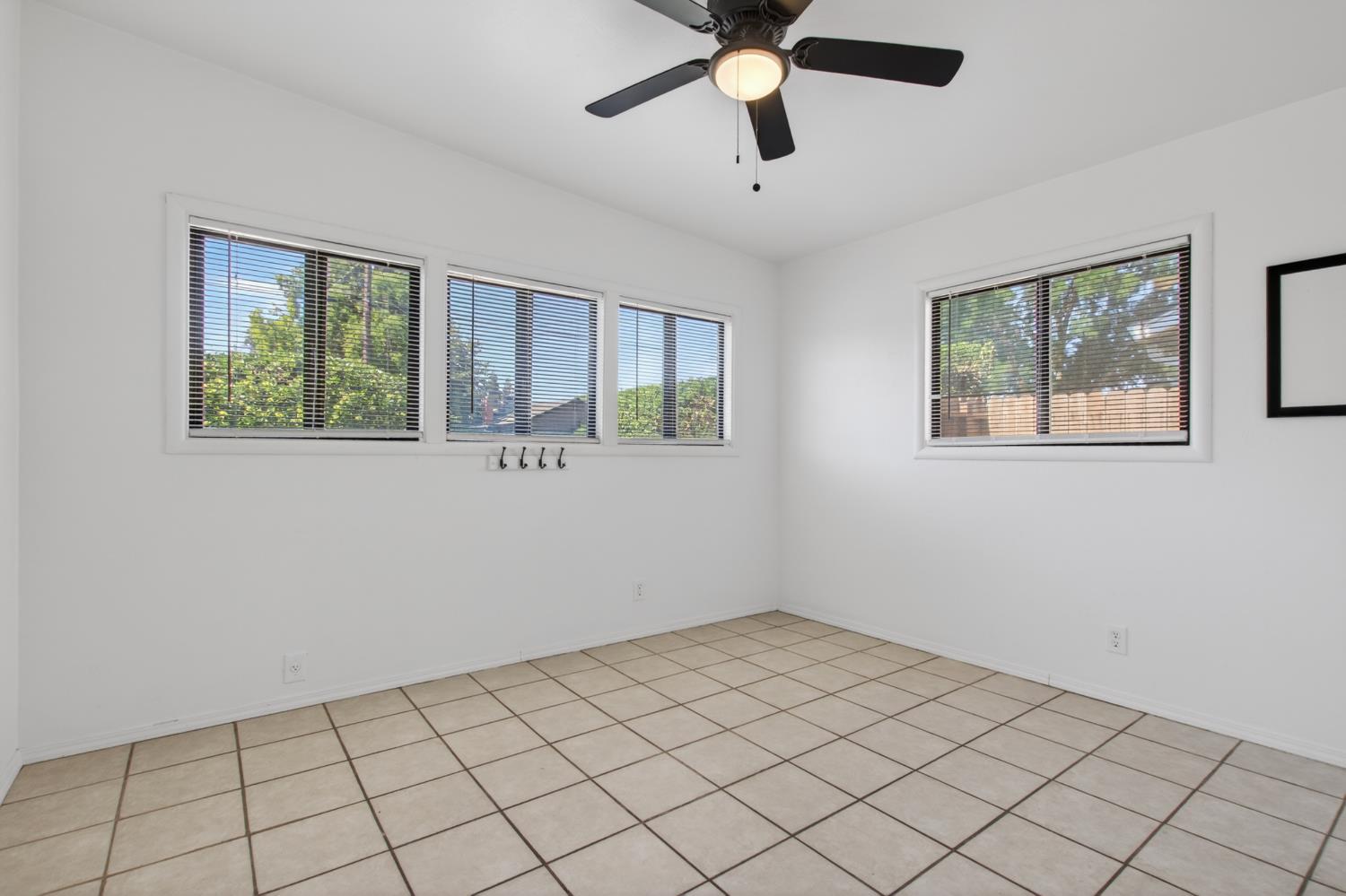 7419 Pine St, Hughson, CA 95326