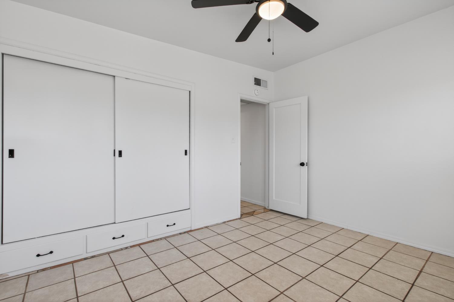 7419 Pine St, Hughson, CA 95326