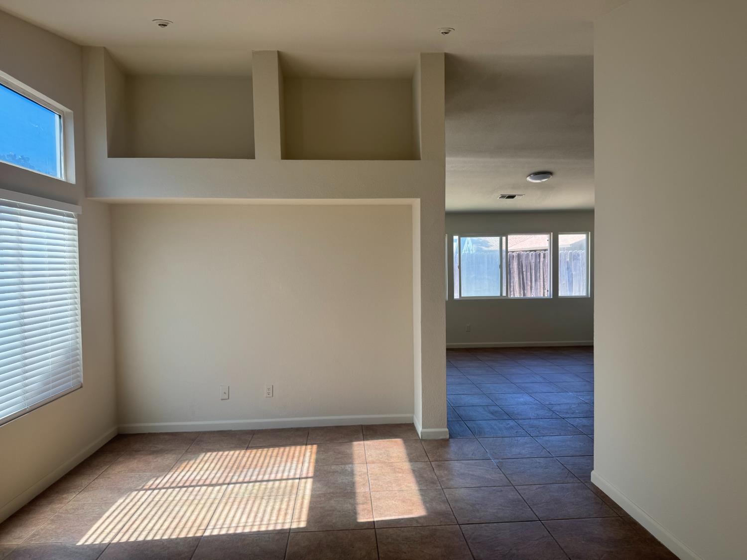 2529 Rushing River Dr, Modesto, CA 95351
