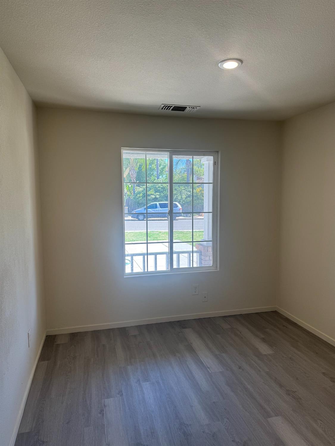 2529 Rushing River Dr, Modesto, CA 95351