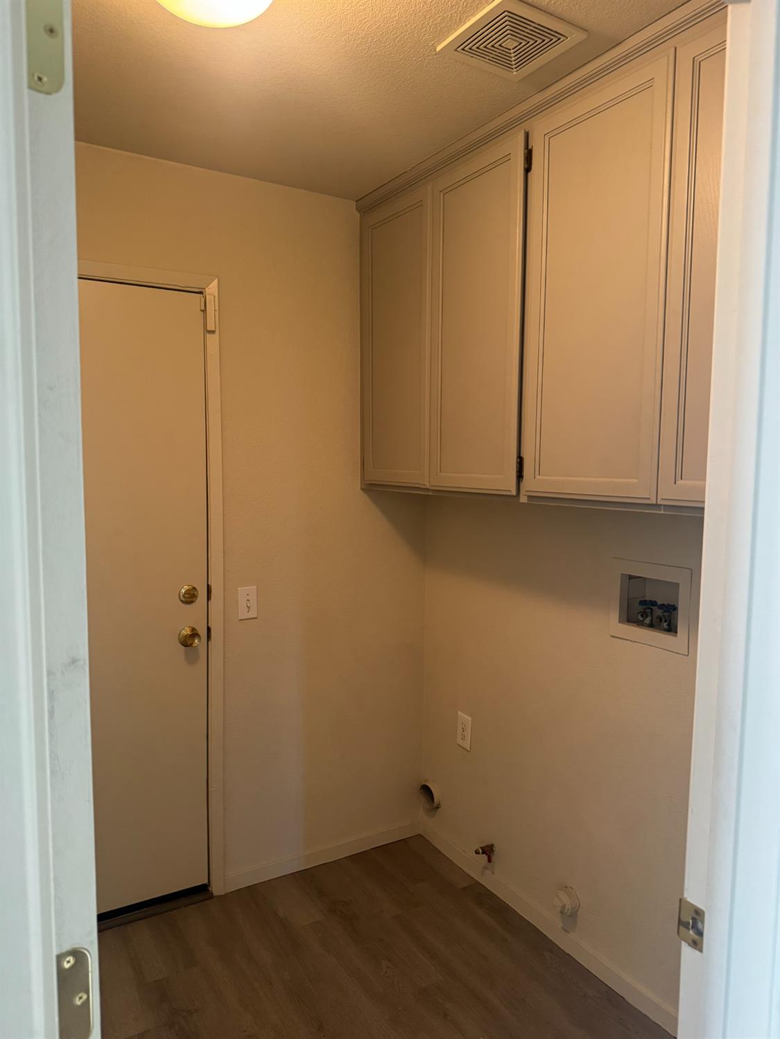 2529 Rushing River Dr, Modesto, CA 95351