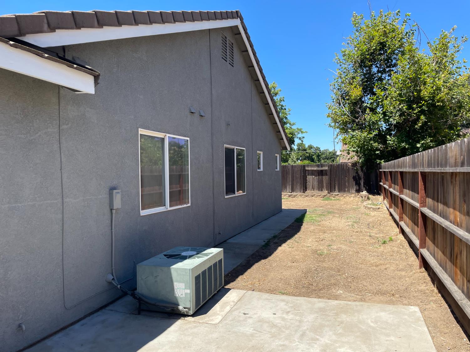 2529 Rushing River Dr, Modesto, CA 95351