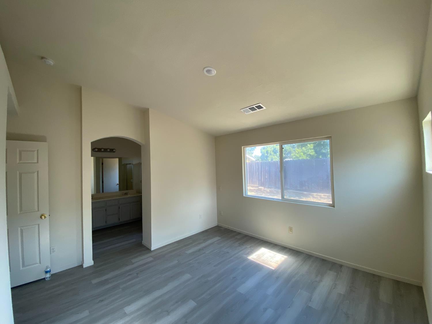 2529 Rushing River Dr, Modesto, CA 95351