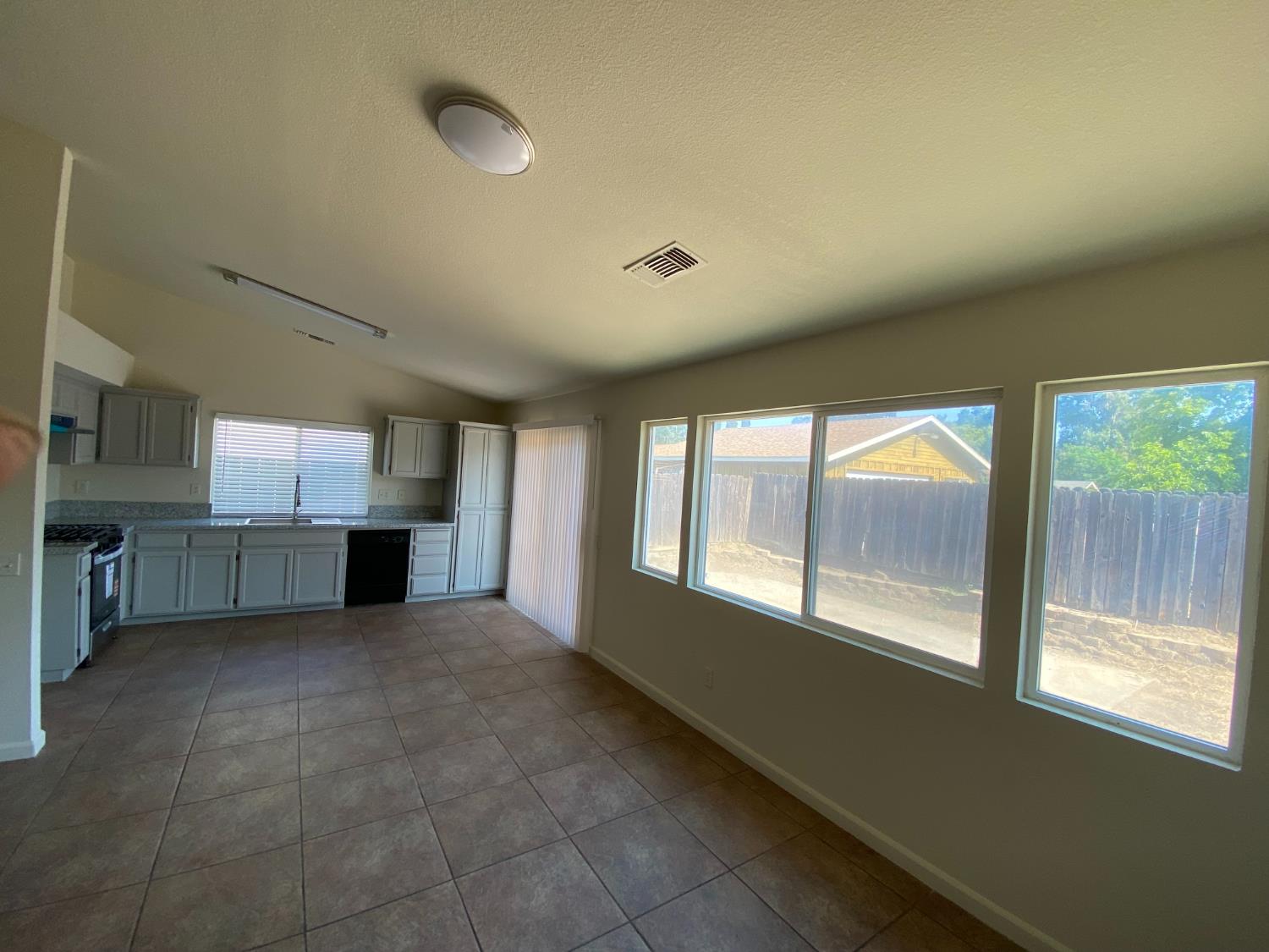 2529 Rushing River Dr, Modesto, CA 95351