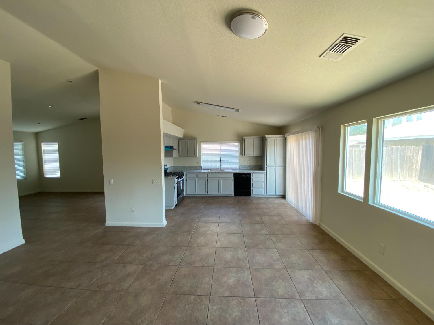 2529 Rushing River Dr, Modesto, CA 95351