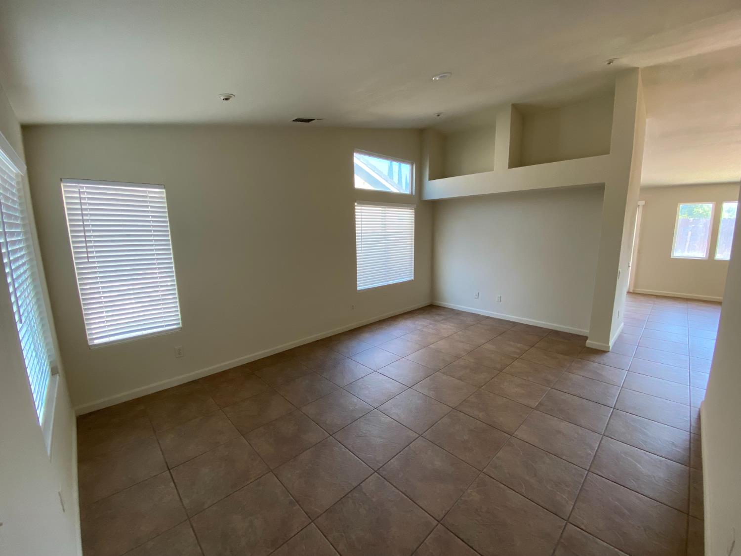 2529 Rushing River Dr, Modesto, CA 95351
