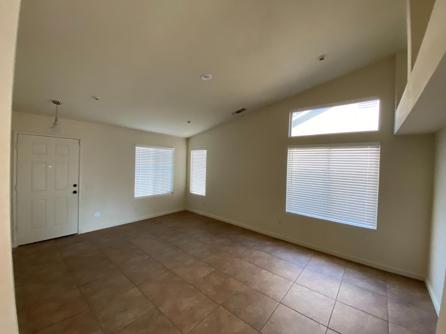 2529 Rushing River Dr, Modesto, CA 95351