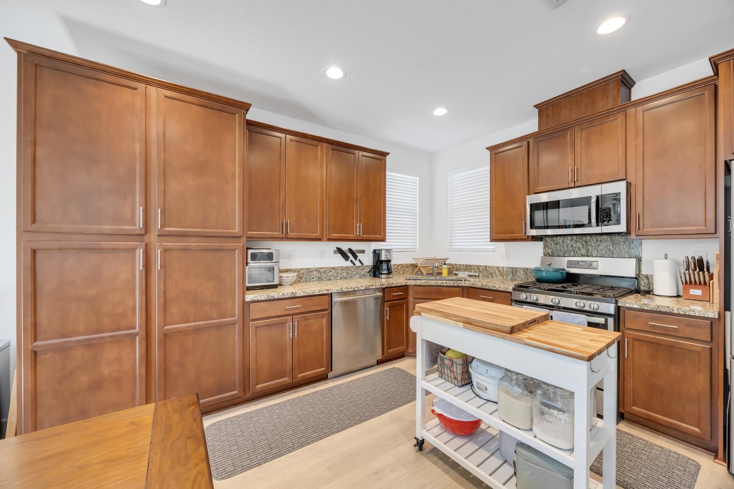 123 Raccoon Hollow Loop, Copperopolis, CA 95228