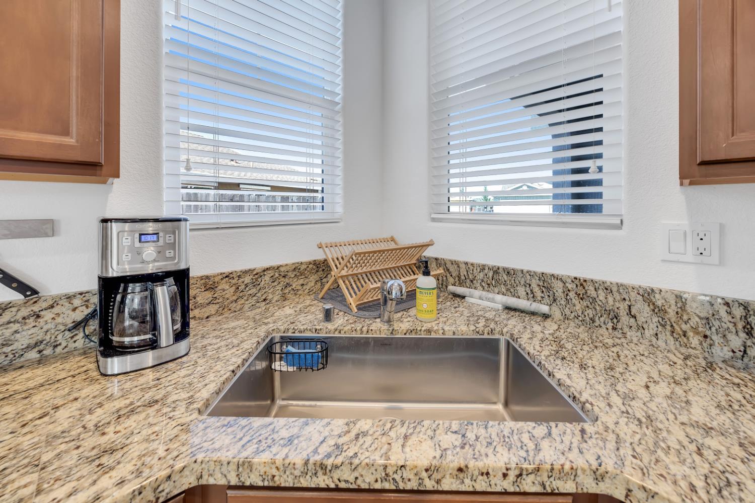 123 Raccoon Hollow Loop, Copperopolis, CA 95228