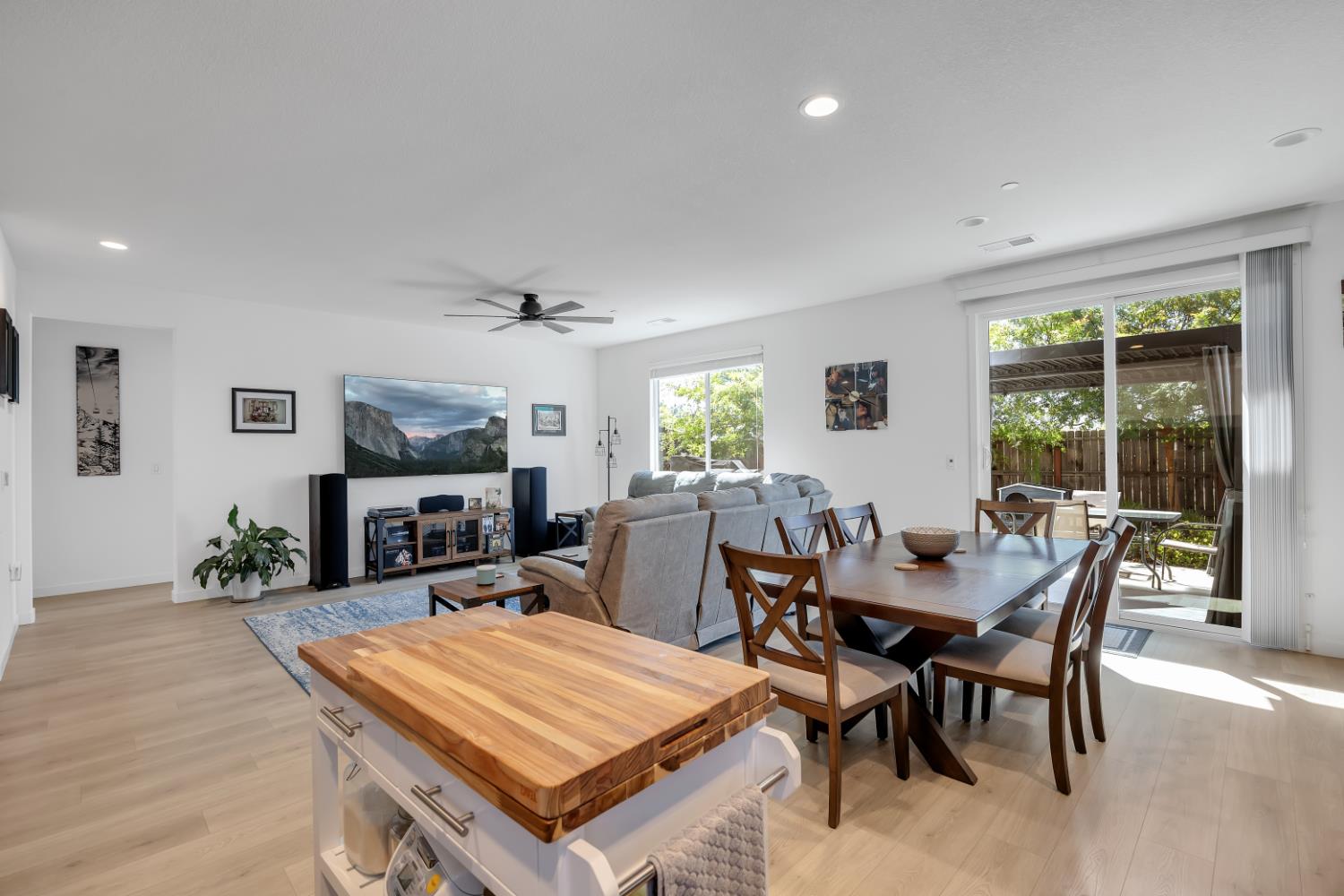 123 Raccoon Hollow Loop, Copperopolis, CA 95228