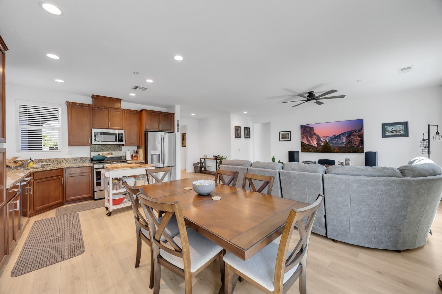 123 Raccoon Hollow Loop, Copperopolis, CA 95228