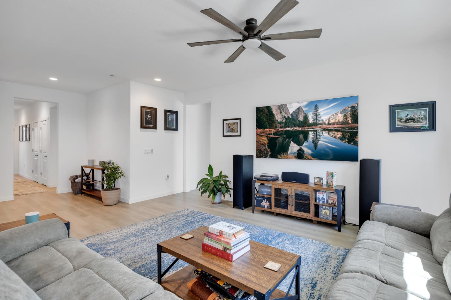 123 Raccoon Hollow Loop, Copperopolis, CA 95228