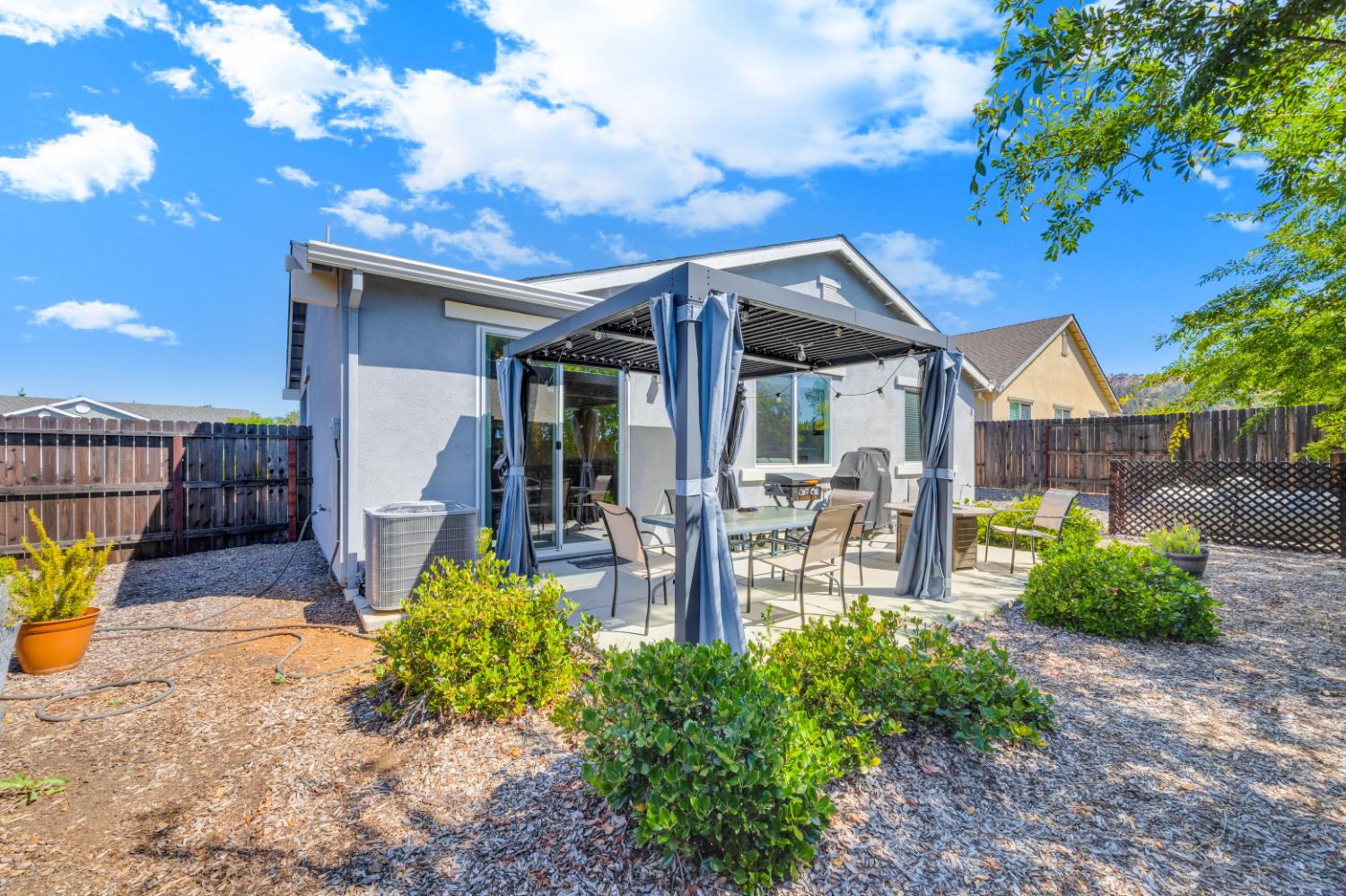 123 Raccoon Hollow Loop, Copperopolis, CA 95228