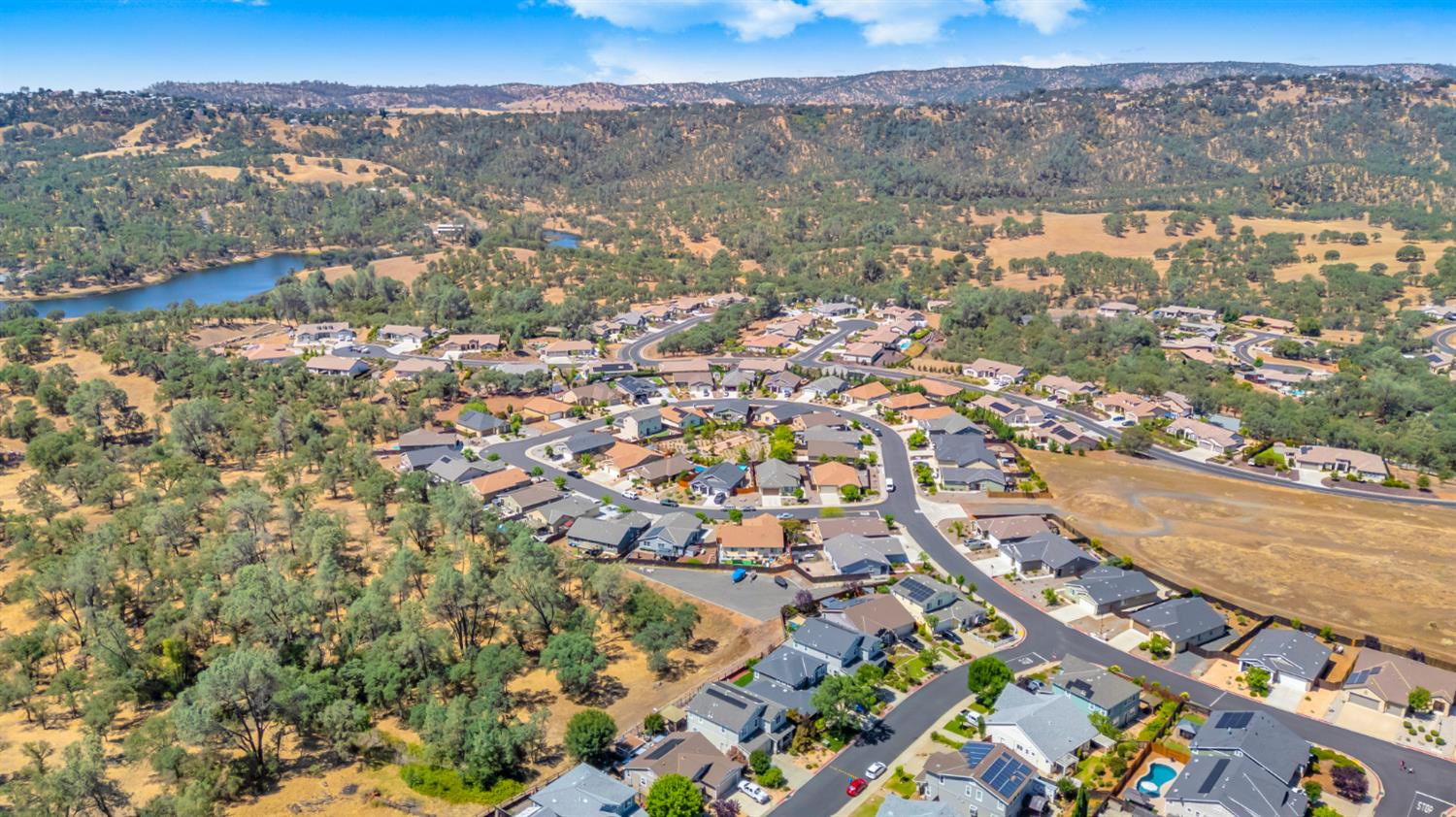 123 Raccoon Hollow Loop, Copperopolis, CA 95228