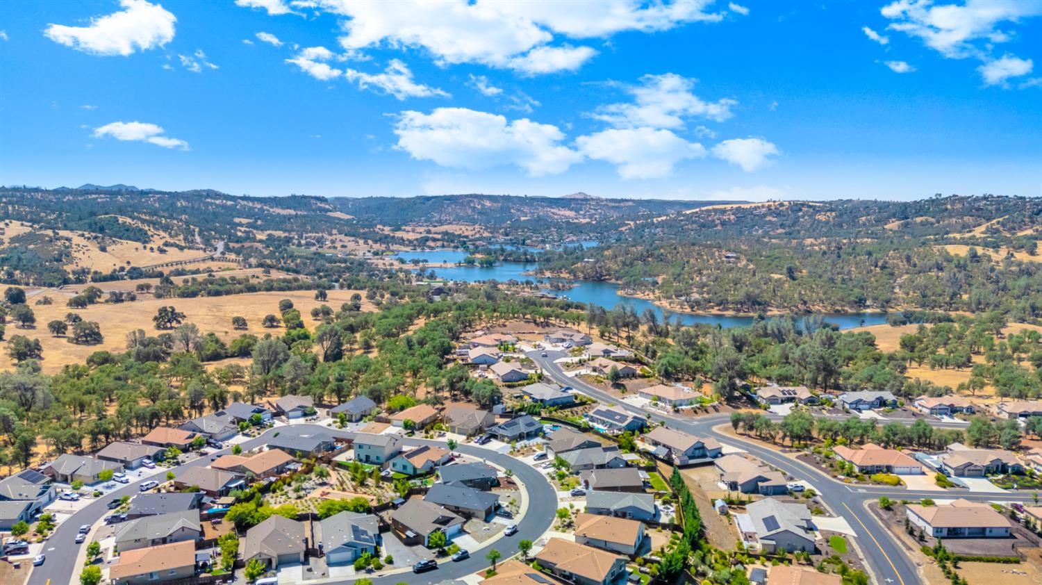 123 Raccoon Hollow Loop, Copperopolis, CA 95228