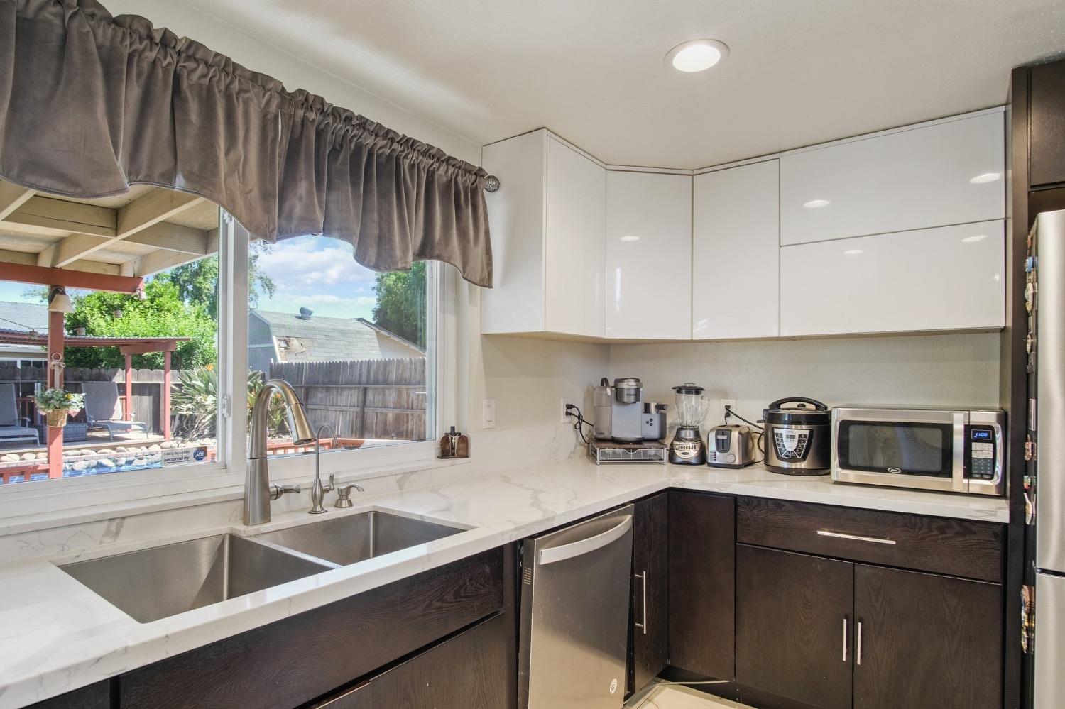 685 Bennington Ave, Turlock, CA 95382