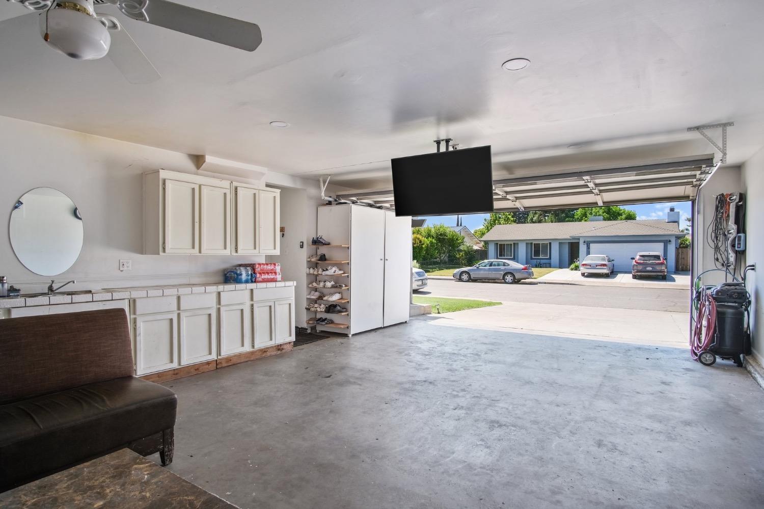 685 Bennington Ave, Turlock, CA 95382