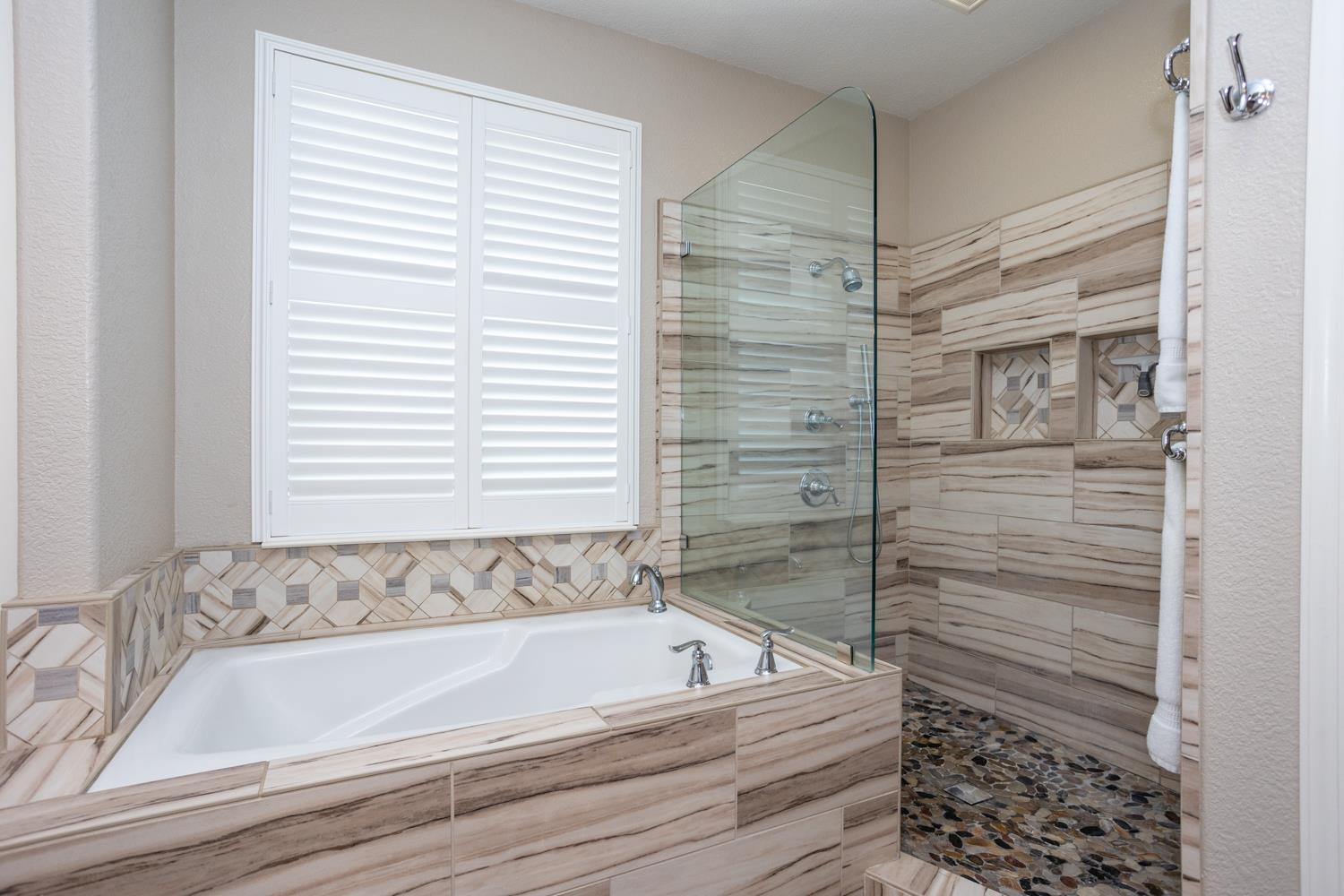 2713 Veneto Dr, Modesto, CA 95356