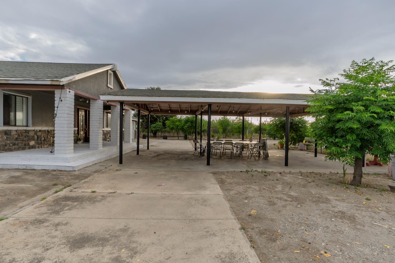 1581 W Cardella Rd, Merced, CA 95348