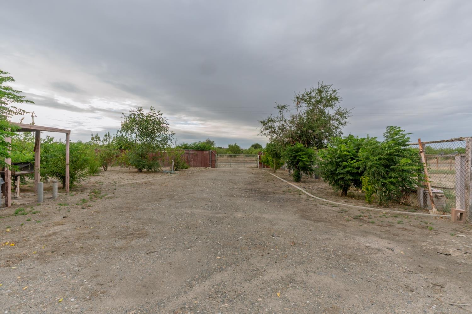 1581 W Cardella Rd, Merced, CA 95348