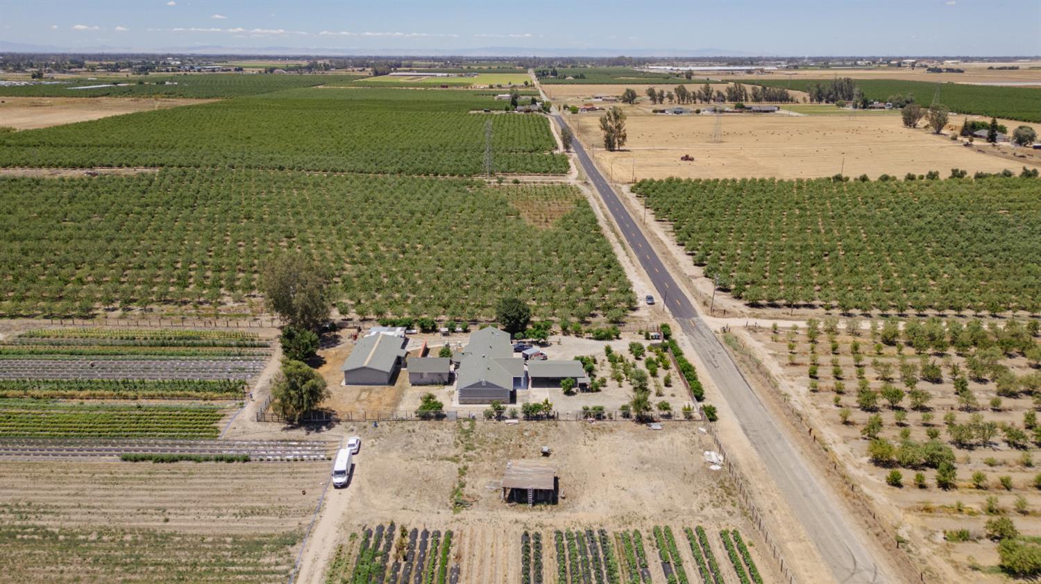 1581 W Cardella Rd, Merced, CA 95348