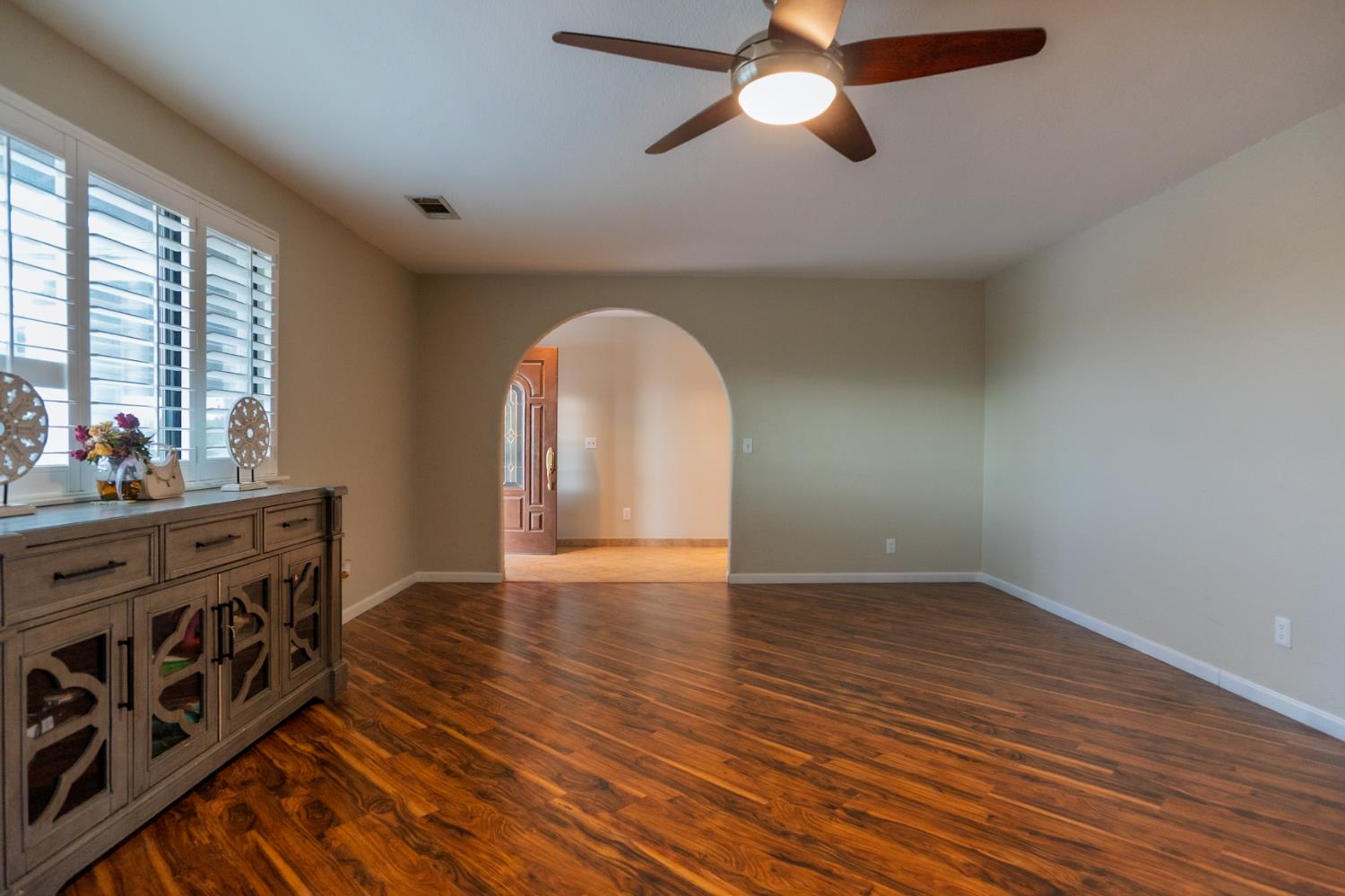 1581 W Cardella Rd, Merced, CA 95348