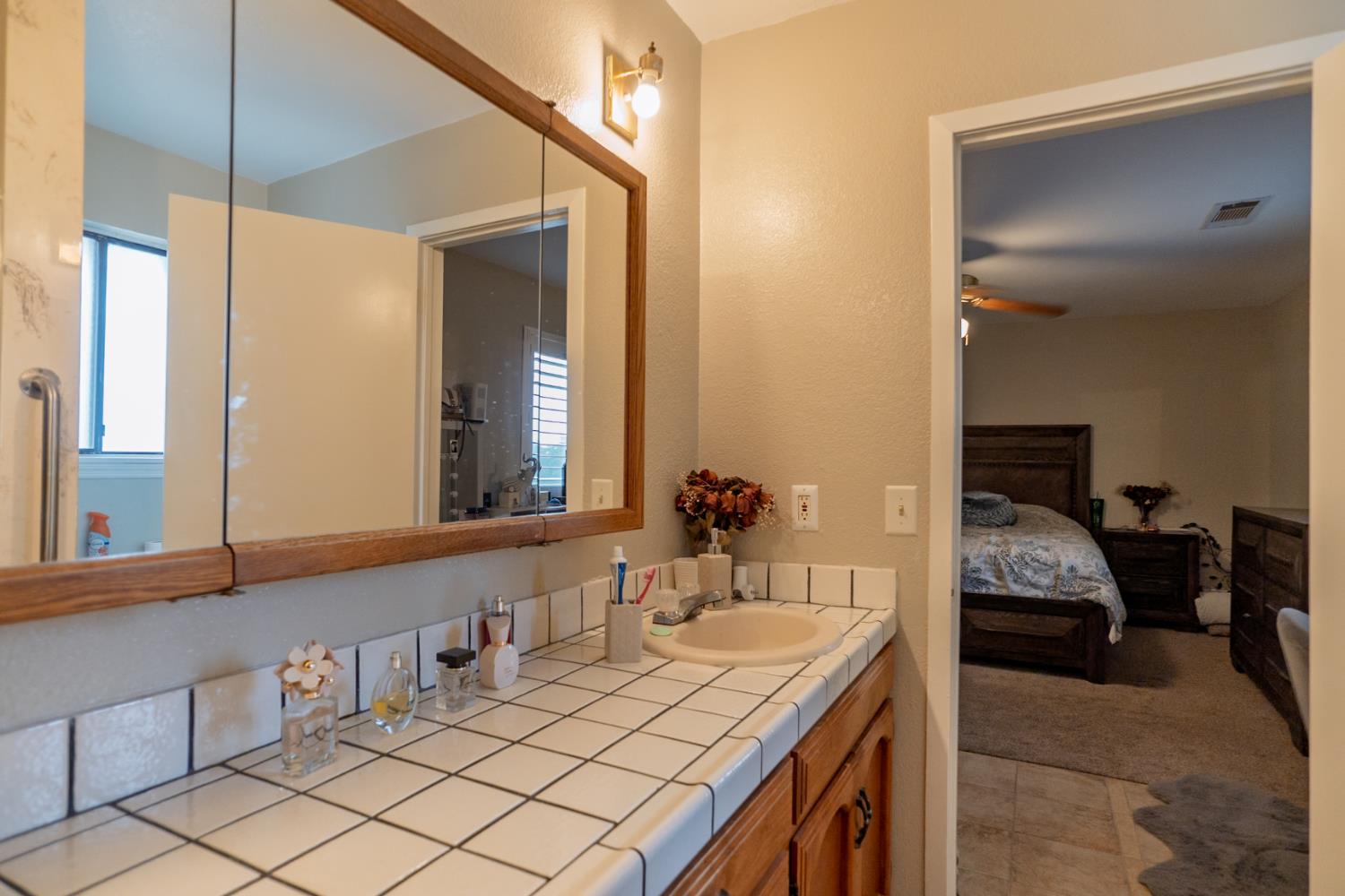 1581 W Cardella Rd, Merced, CA 95348