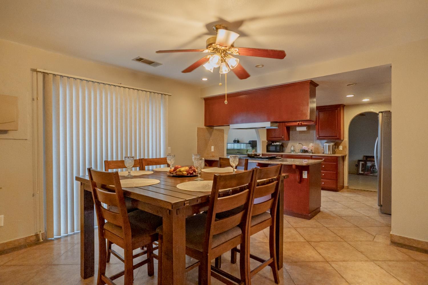 1581 W Cardella Rd, Merced, CA 95348