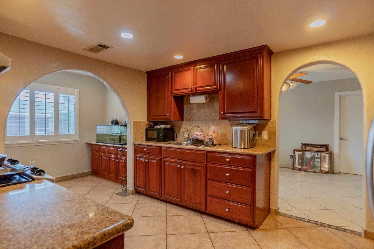 1581 W Cardella Rd, Merced, CA 95348
