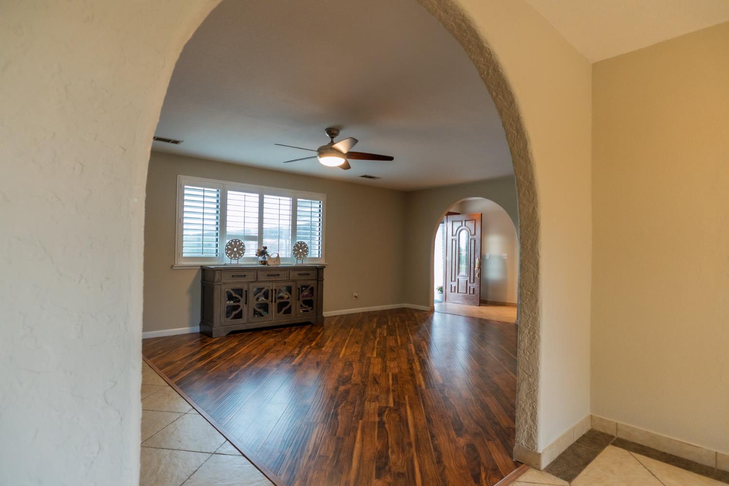 1581 W Cardella Rd, Merced, CA 95348