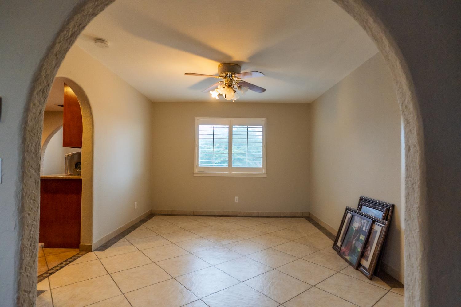 1581 W Cardella Rd, Merced, CA 95348
